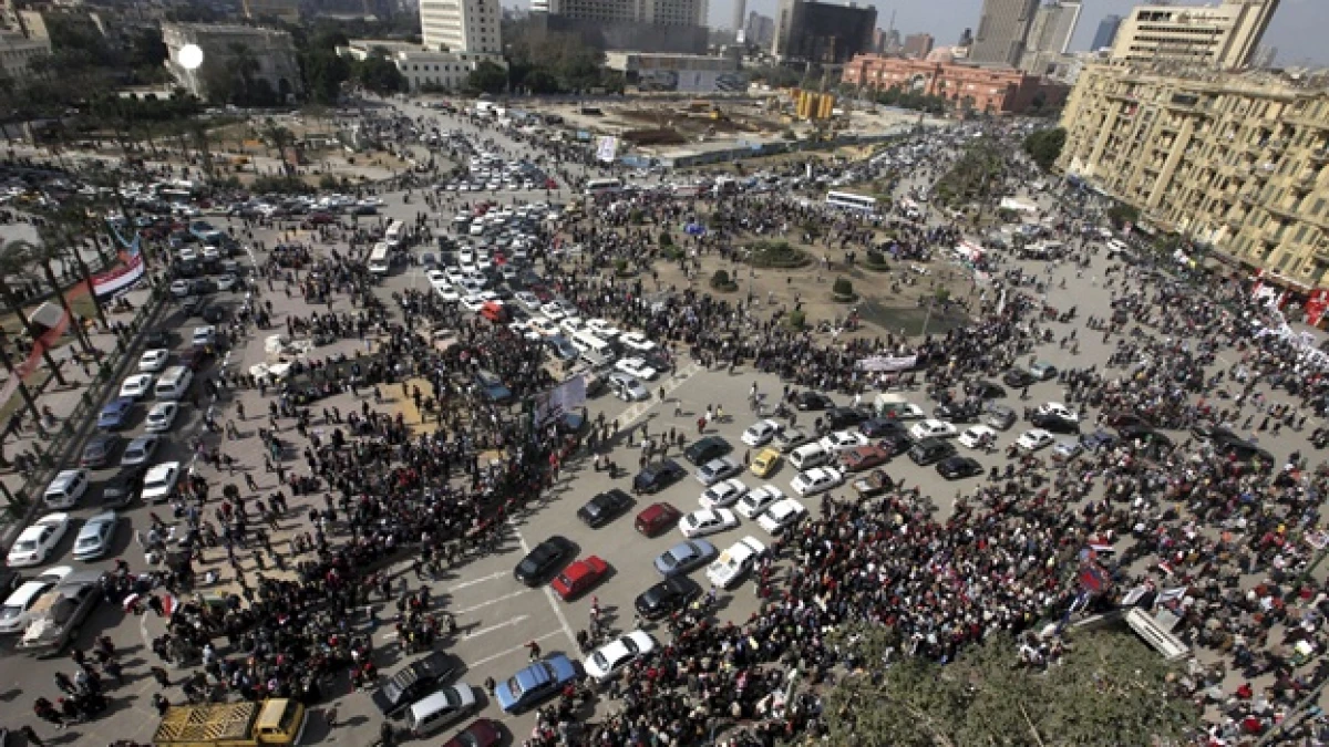 carros en la plaza tahrir