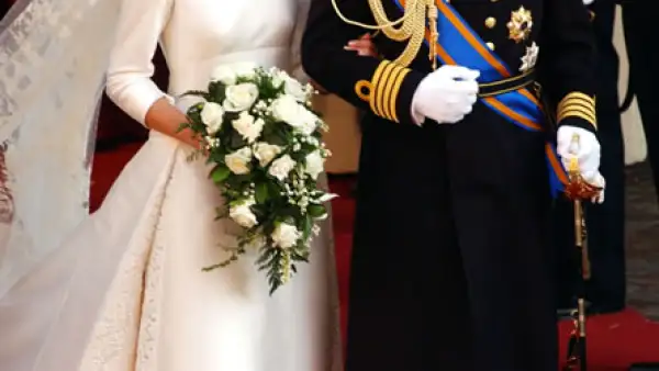 Los ahora reyes de Holanda, Máxima y Guillermo. Màxima en un vestido de Valentino.