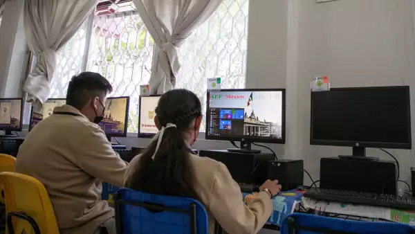 Beca Rita Cetina tendrá más presupuesto que La Escuela es Nuestra