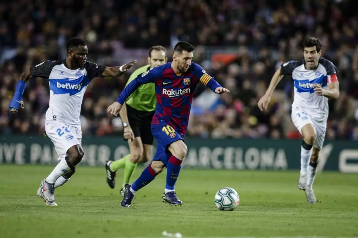 FC Barcelona v Deportivo Alaves - La Liga
