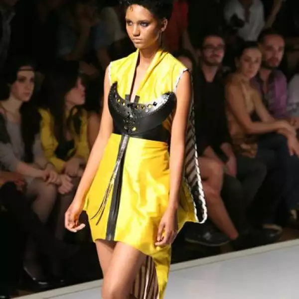 IDM desfile Cesar Arellanes