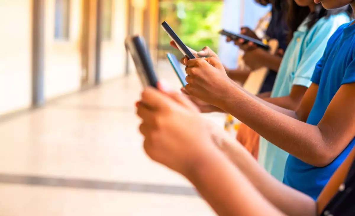 El impacto de las redes sociales en la salud mental de las niñas, los niños y los adolescentes