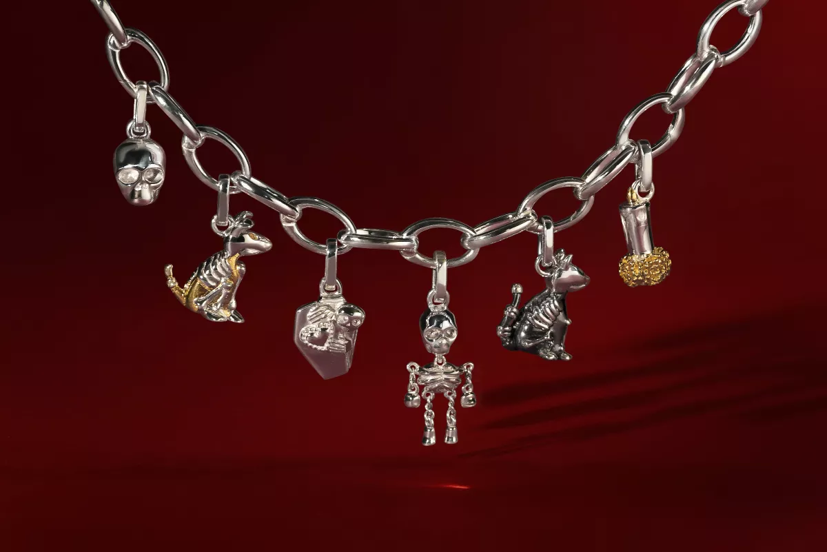 Cadena Charms Drama V2.jpg