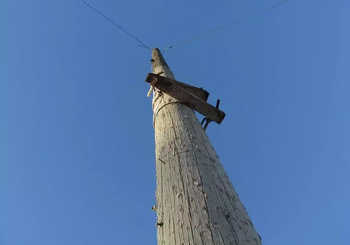 Poste madera2-CFE