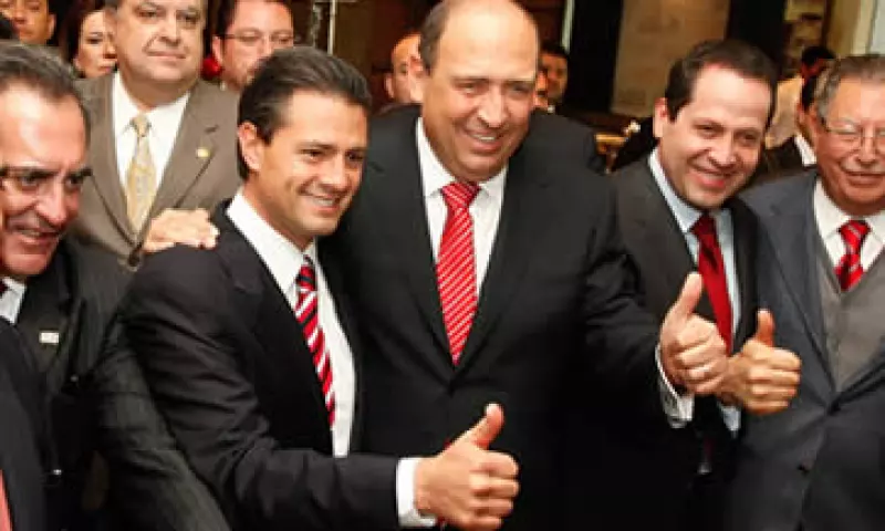 Expertos ven un distanciamiento entre el presidente Enrique Peña y el gobernador de Coahuila, Rubén Moreira. (Archivo)