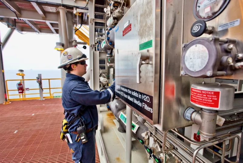 Cómo la jugada de Trump con el crudo venezolano puede dejar a Pemex en desventaja