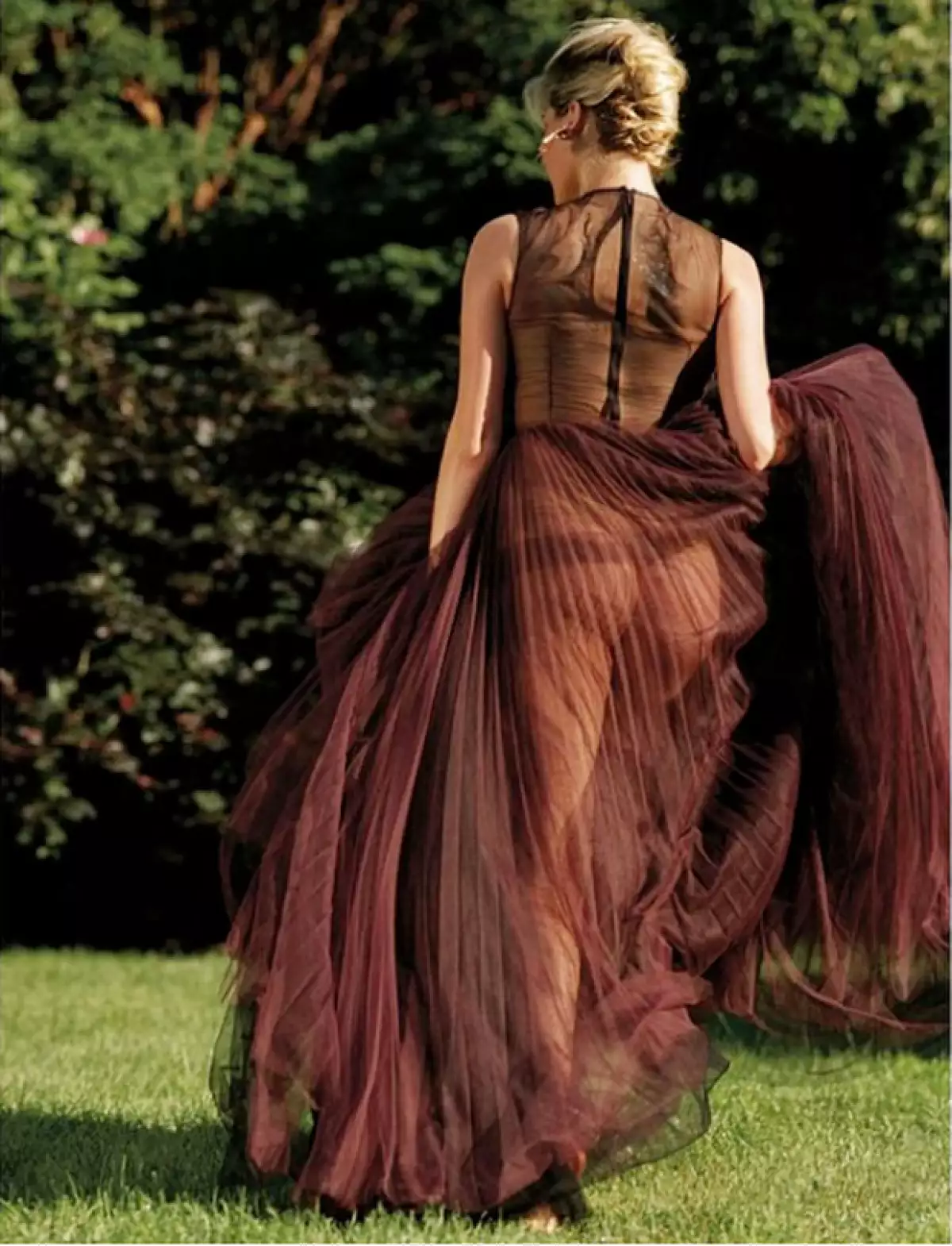 La modelo de 23 años compartió en Instagram una imagen en la que luce su booty gracias a un atuendo muy atrevido.