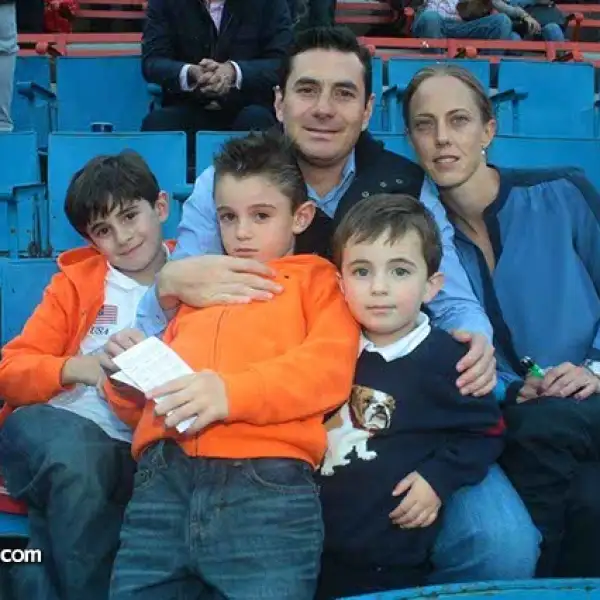Juan José Salinas,Jimena Alonso,Juan José Jr.,Emilio y Santiago Salinas