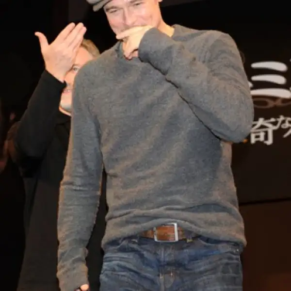 Durante la conferencia, Pitt no pudo contener la risa ante algunos de los comentarios del director David Fincher.