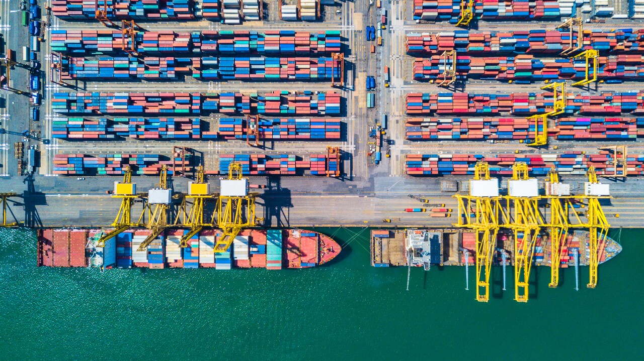 China aprueba una ley para reforzar sus capacidades frente a una guerra comercial