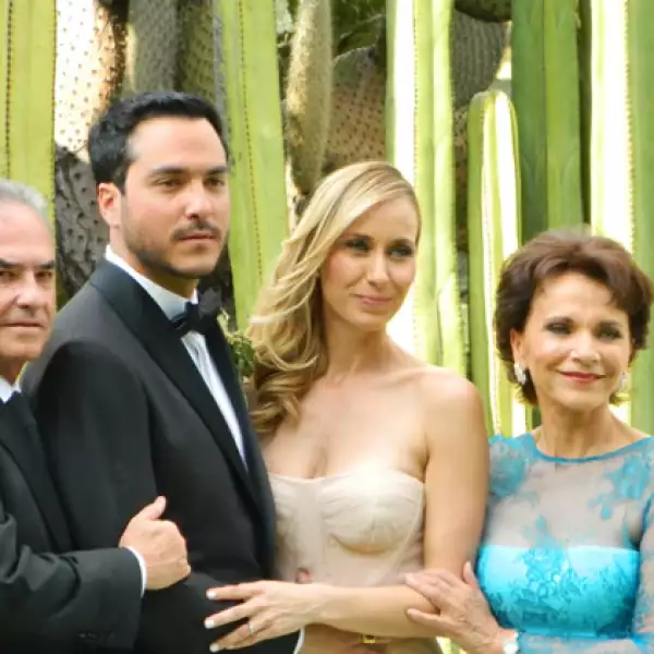 Rodrigo y Manne con los papás de él, Álvaro Dávila y Pati Chapoy.