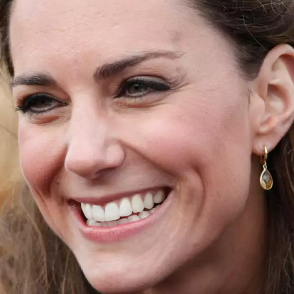 Desde que se anunciara el compromiso hemos visto la imagen de Kate en todos lados, desde cómics, muñecas, tazas, etc.