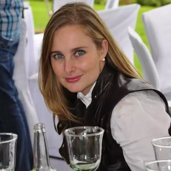 Civil Bety Vega y Rene Palme