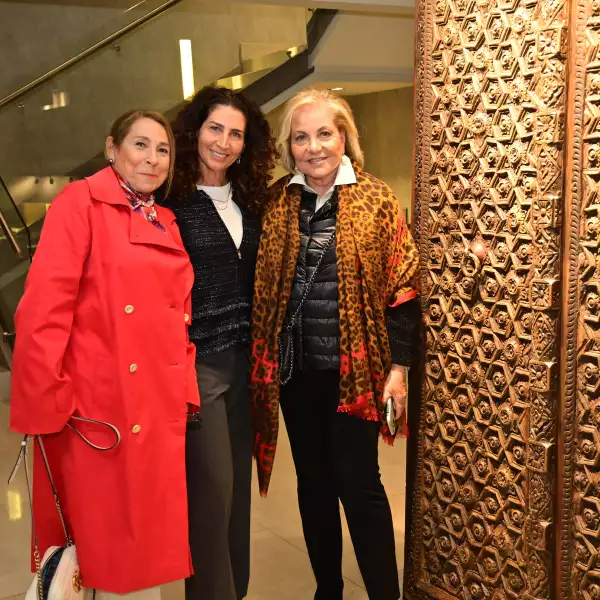 Sandra Lijtszain con Laura y Linda Kichik