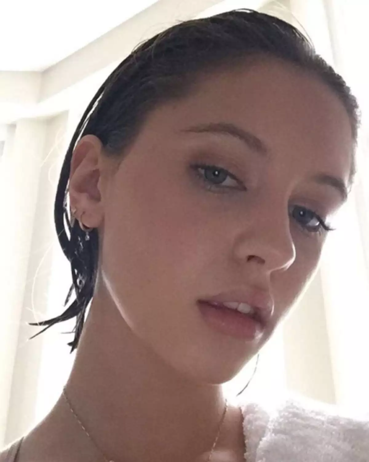 Iris Law heredó los increíbles ojos de su papá, Jude Law.