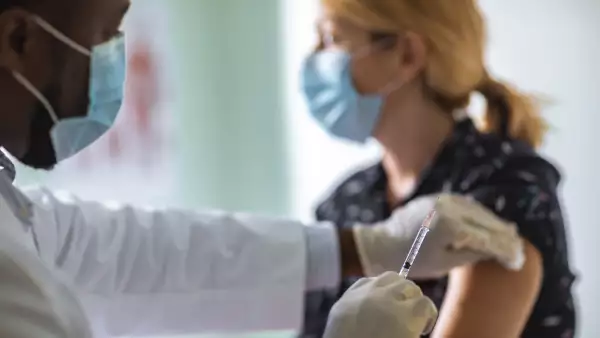 Pfizer vacuna contra el COVID-19. (iStock)