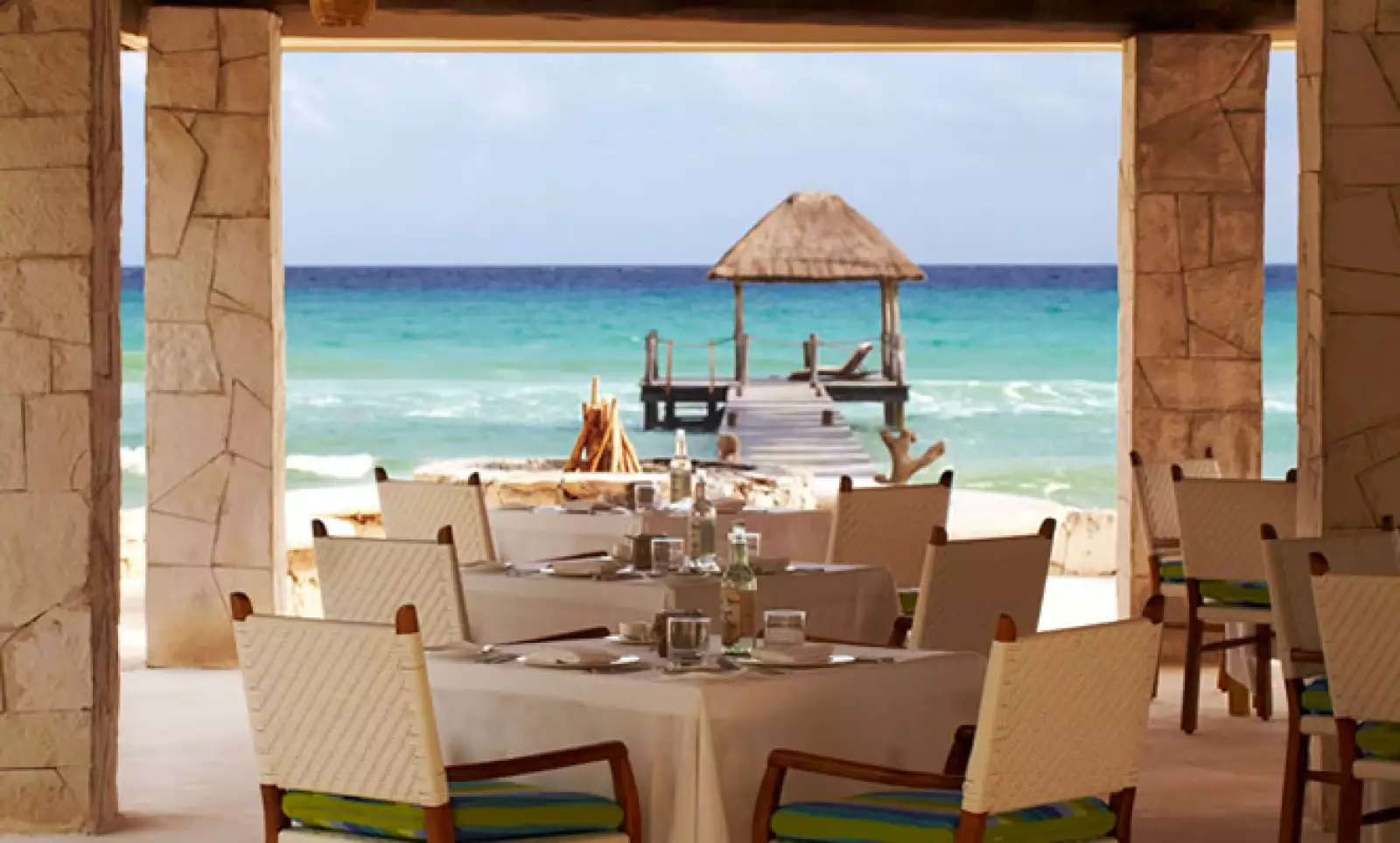 El restaurante La Marea ofrece características innovadoras en su cocina ‘Mayaterránea’, y sirve su interpretación contemporánea de la cocina Mexicana y la cocina Maya, matizadas con influencias mediterráneas.