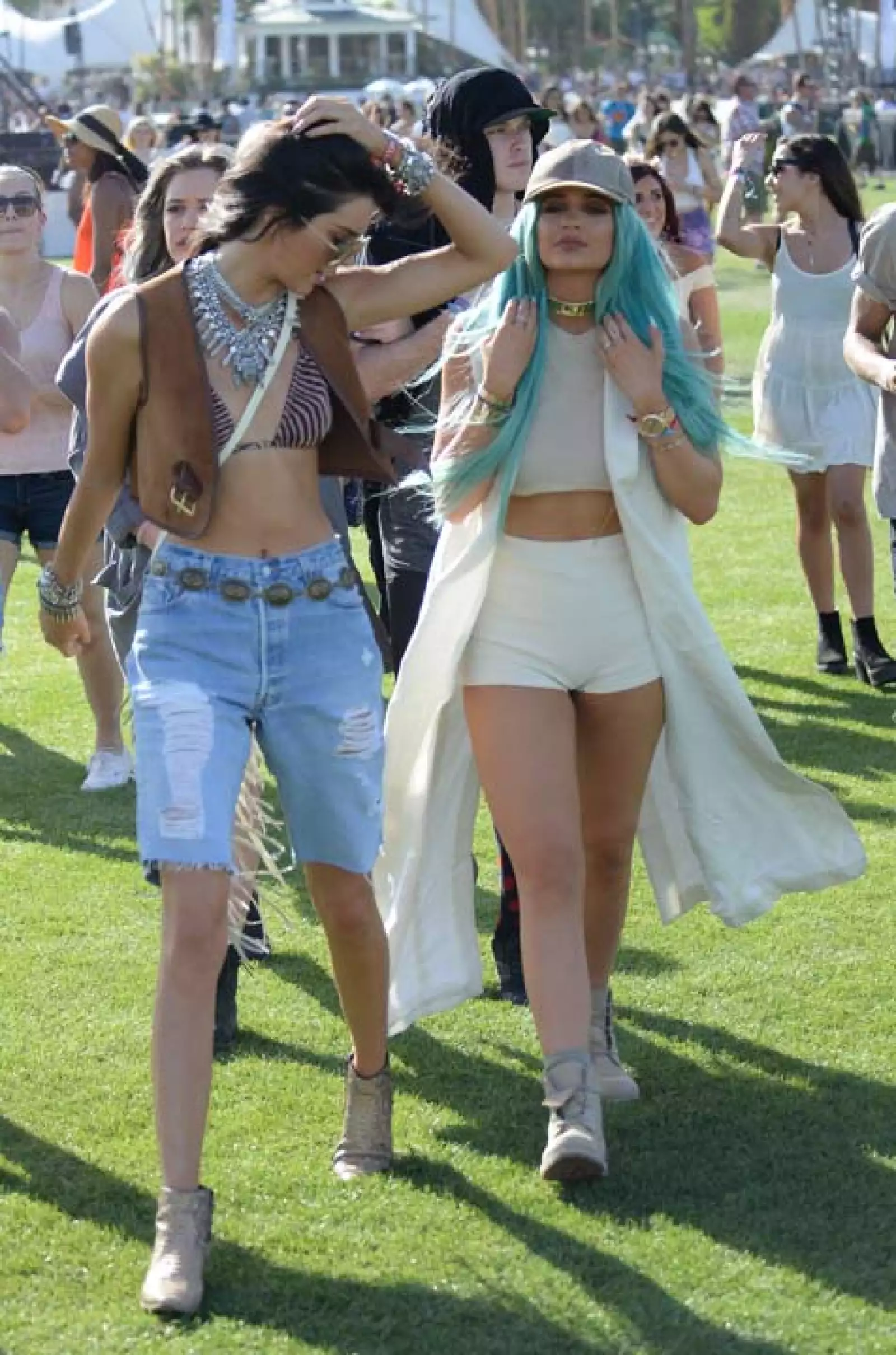 Actualmente Kim y Khloé se encuentran en Armenia en busca de sus raíces.