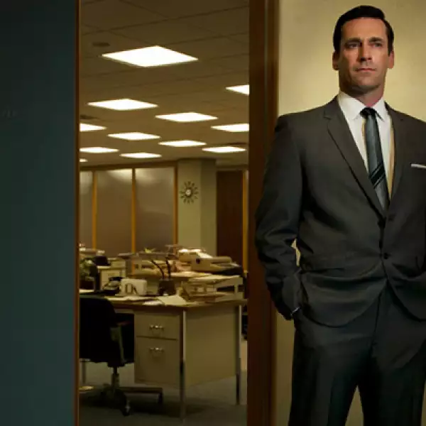 Los trajes, en tonos oscuros, dominaron en las primeras temporadas de la serie de AMC.