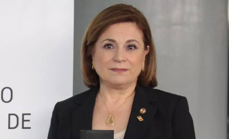 Estudiante del Regina, mamá de dos y egresada de la Universidad Anáhuac. Ella es la mujer que ha tomado protesta como titular de la PGR.