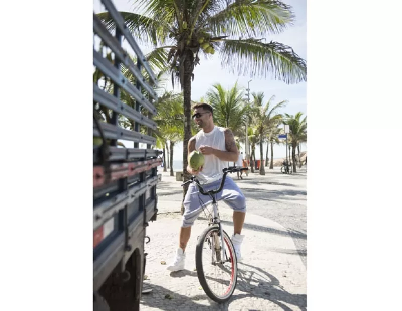 Mientras graba un video musical para el mundial de fútbol, el boricua no oculta su emoción durante su visita a Brasil.