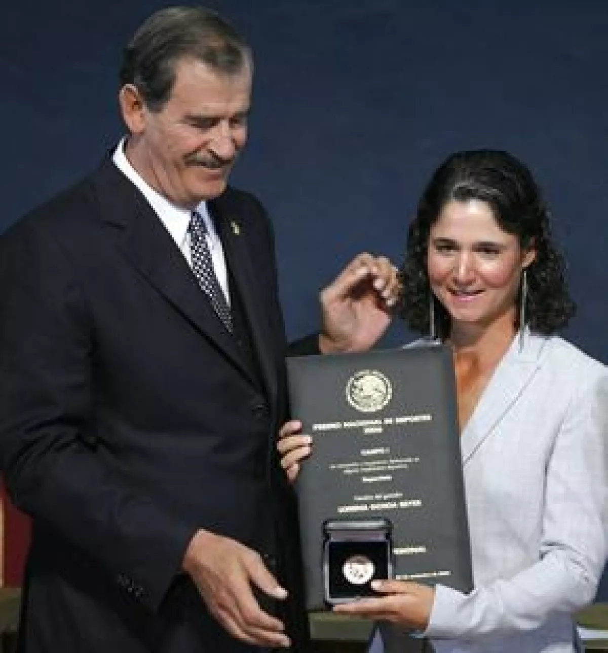 En 2001 recibió de manos del entonces presidente de México, Vicente Fox Quesada, el Premio Nacional del Deporte.