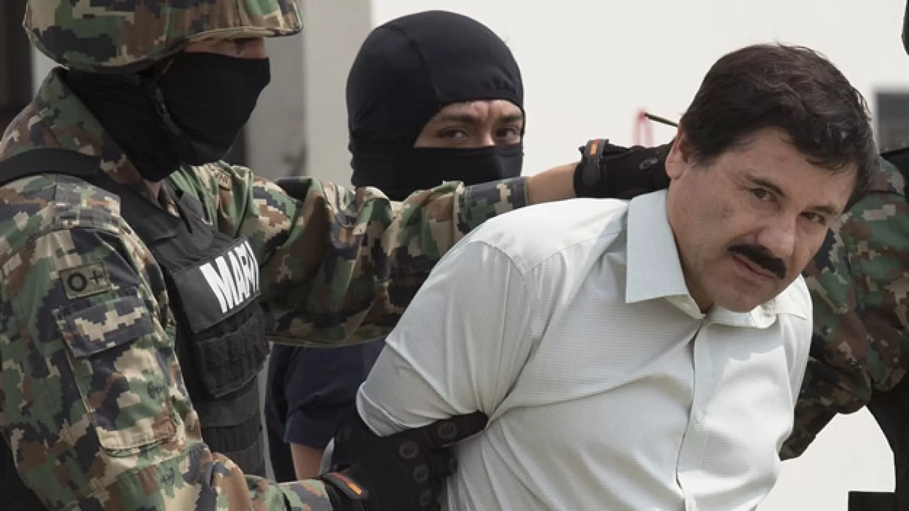 Joaquín El Chapo Guzmán se escapó a través de un túnel.