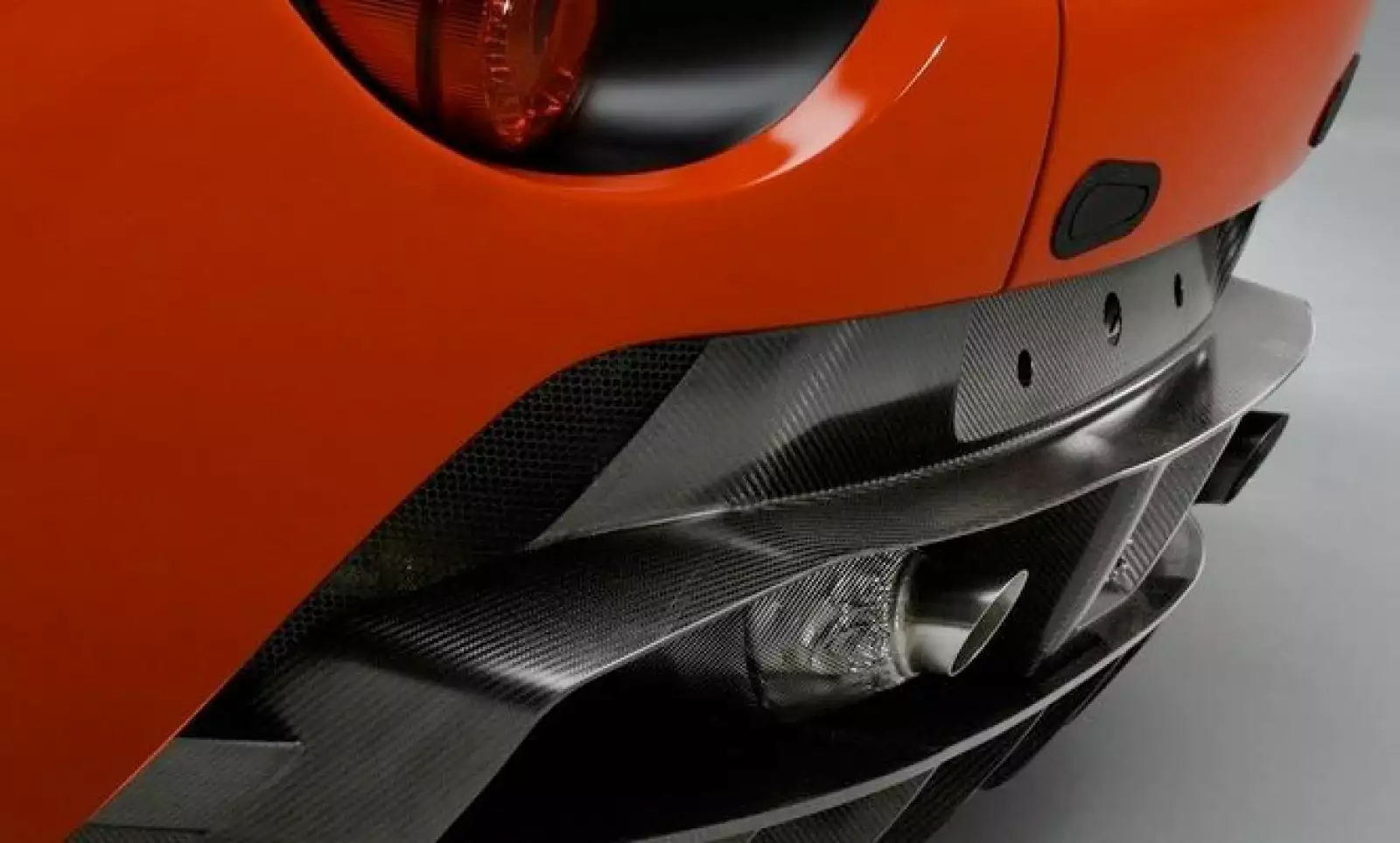 La firma empezó a diseñar los primeros bocetos de este vehículo a finales de 2009.