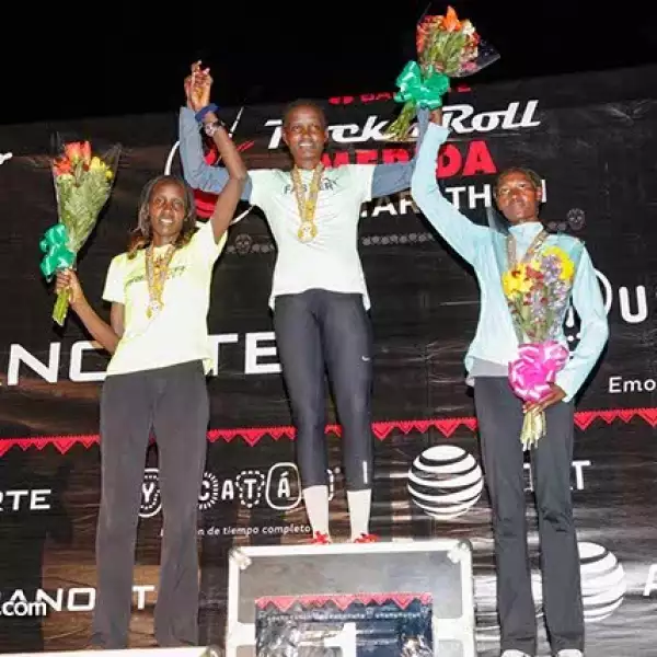 Leah Jebiwot Kigen (2),Genoveva Jelagat Kigen (1) y Caroline Jebiwot Kiptoo (3)