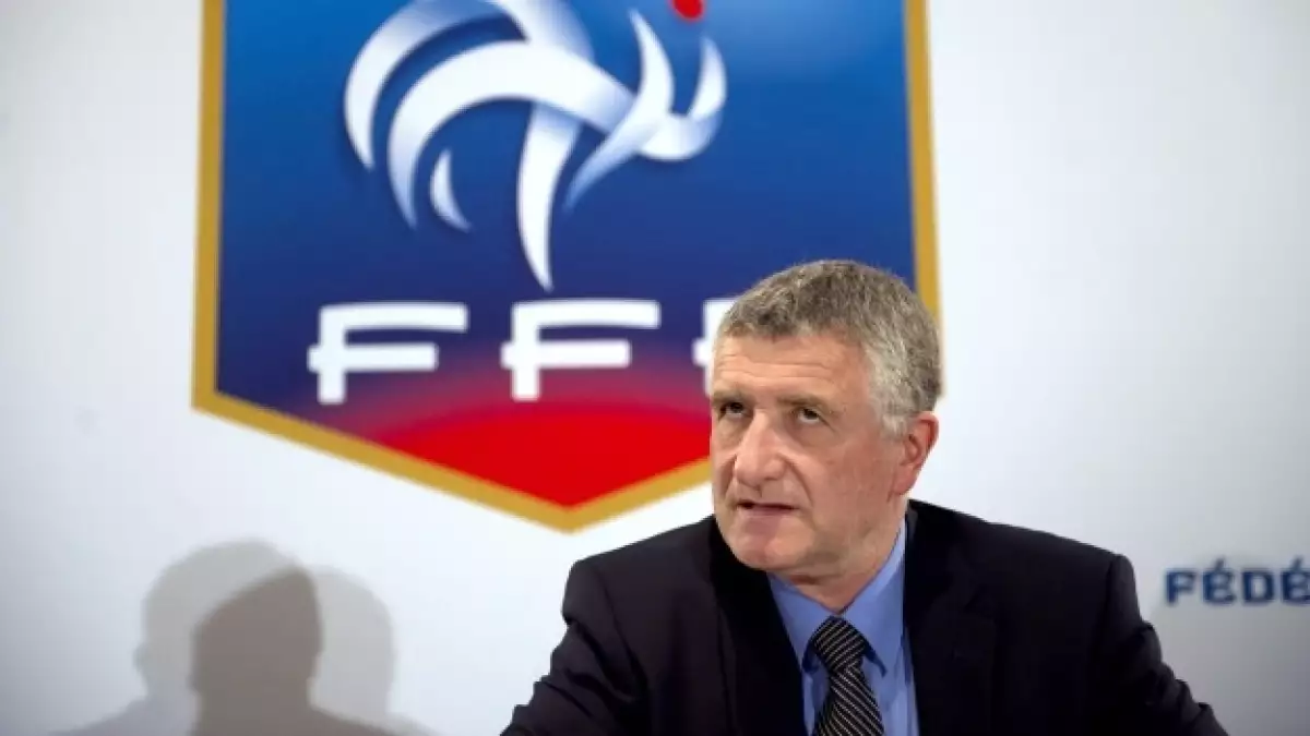 Funcionario del futbol Frances Francois Blaquart