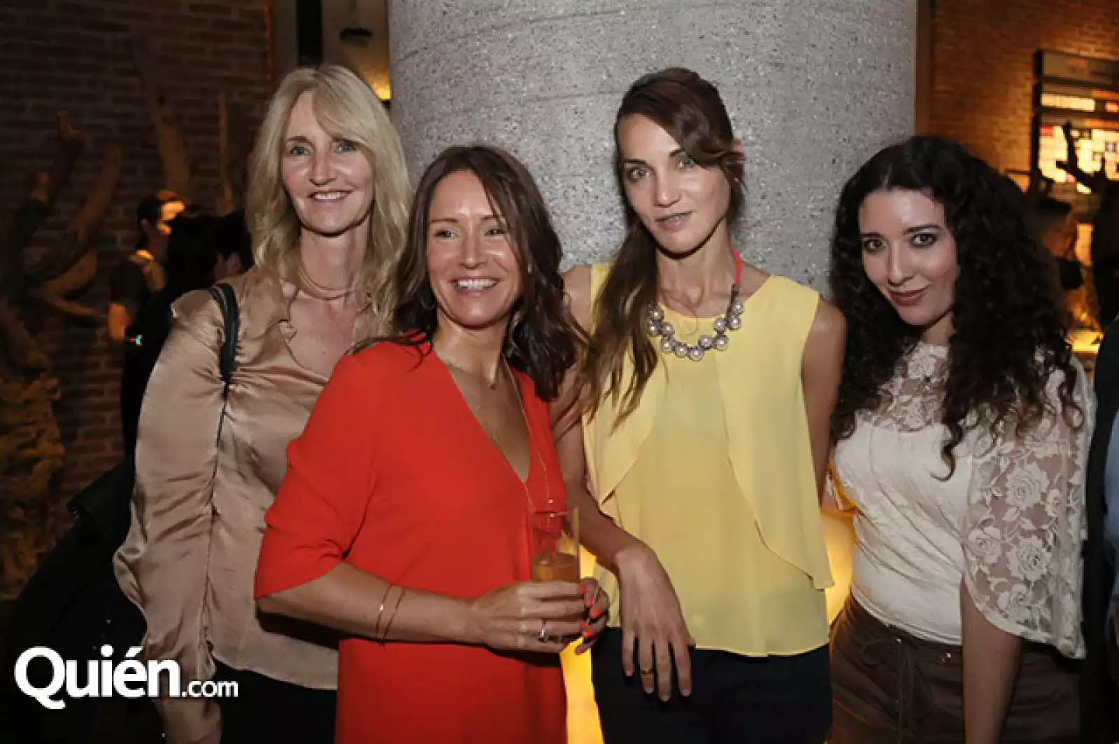 Sonia Irvine, Fflur Roberts, Raquel Azpiri y Christine Parceriza