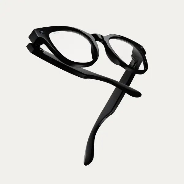 Scriber_Renders_Form_Factor_Ray-Ban_Meta_Panthos_Shiny_Black_Clear_Front_Afloat_Static_4K_RGB_1x1.png