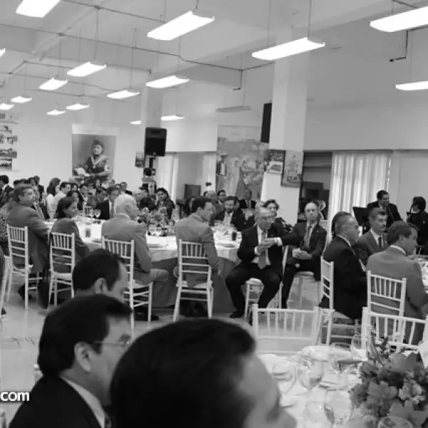 Comida entrega de reconocimiento de la Cruz Roja Mexicana