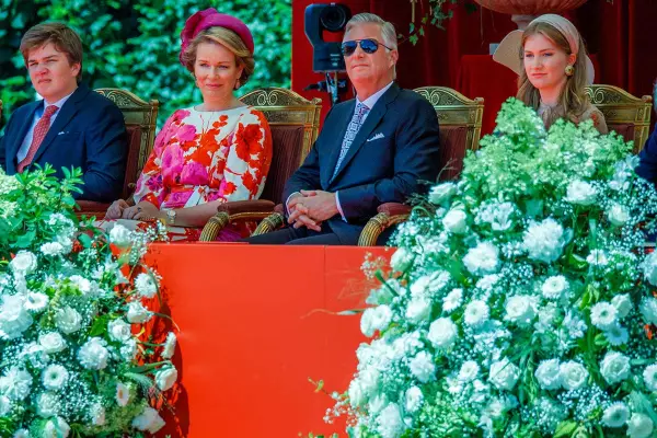 El príncipe Gabriel, la reina Mathilde, el rey Felipe y la princesa Elisabeth de Bélgica