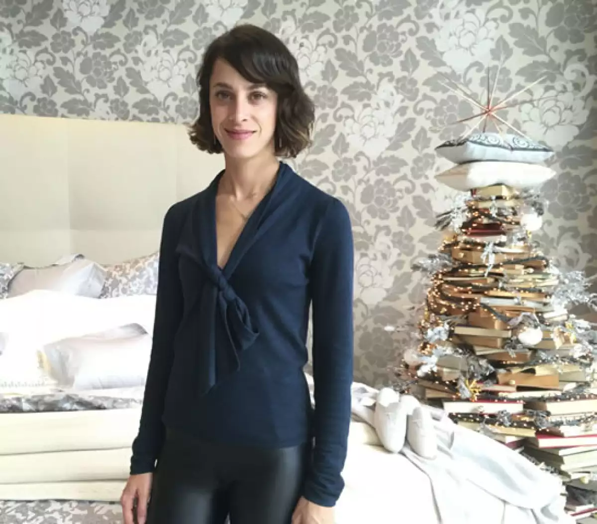 El equipo de decoración del estudio Moabi se unió al espiritu navideño de Casa Frette y diseñó el aparador de temporada para la marca italiana con sede en Av. Masaryk.