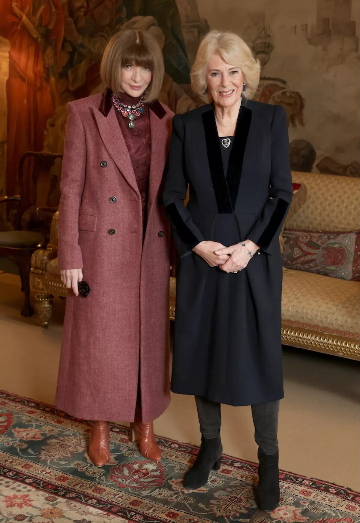 Anna Wintour y la reina Camila de Inglaterra en el Palacio de St. James