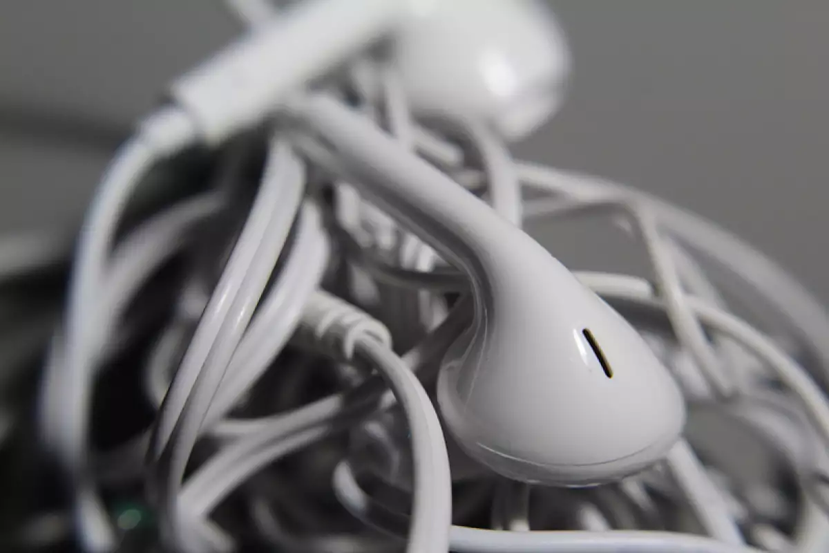 audífonos cable regreso 