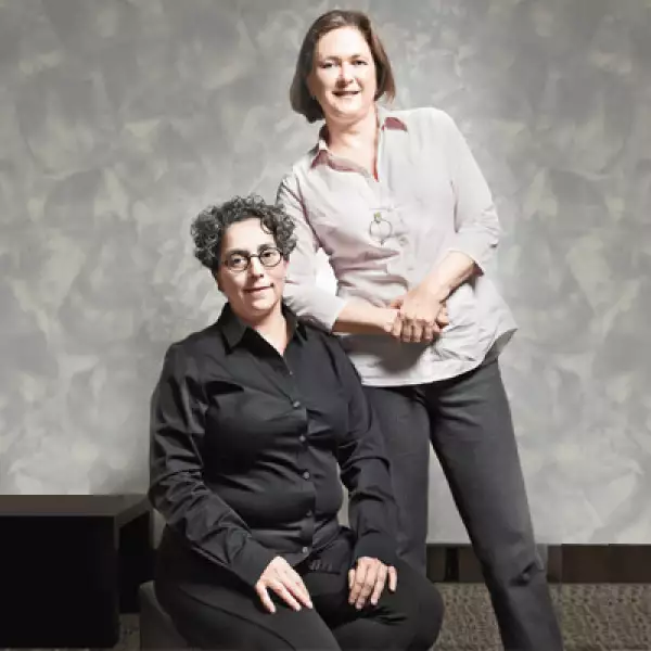 Cocina al Natural, el canal de Celia Marín y Sonia Ortiz reporta ingresos de 45,000 pesos  por los videos que suben a YouTube. Entre sus clientes comerciales figuran La Costeña y Comercial Mexicana.  Cuentan con 87,000 suscriptores y alrededor de 330,000 