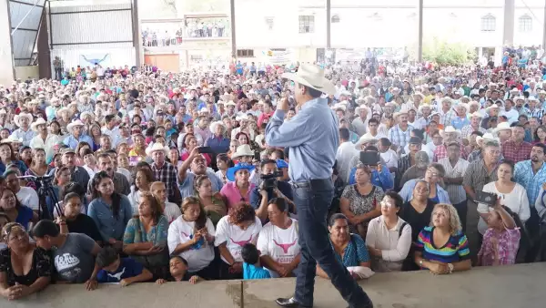 Es el único de los ocho candidatos a gobernador que ha logrado entrar al "triángulo" en los municipios de Villagrán, Mainero e Hidalgo.