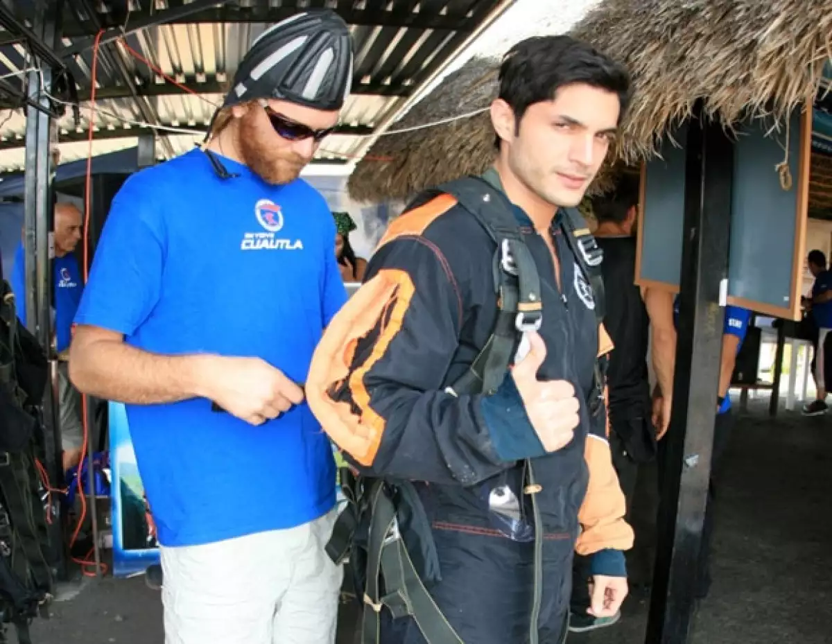 El actor venezolano disfrutó saltar en paracaídas pues disfruta del ejercicio y los deportes.