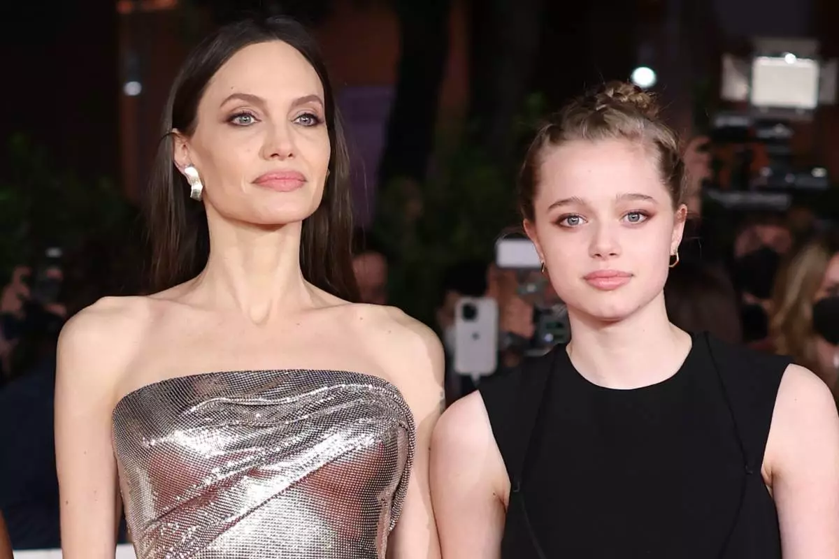 angelina-jolie-shiloh-pitt.jpg