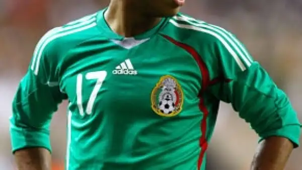 Esta mañana surgieron versiones que aseguraban que ella y el futbolista Giovanni Dos Santos habían retomado su relación y además él le habría propuesto matrimonio.