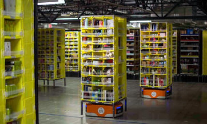 Amazon desplegó robots desde verano pasado antes de esta temporada clave del año. (Foto: Reuters )