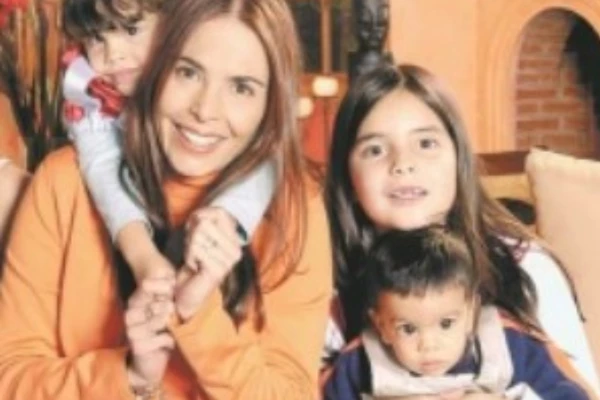 Mariana Levy y sus hijos