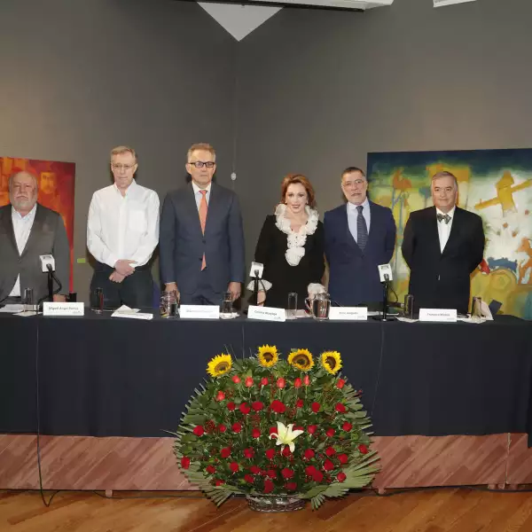 Cristina Alcayaga presenta libro