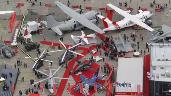 La Exhibición Aérea de París es la muestra de aviones más grande y más antigua del mundo; inicia este lunes y acaba el domingo 26.