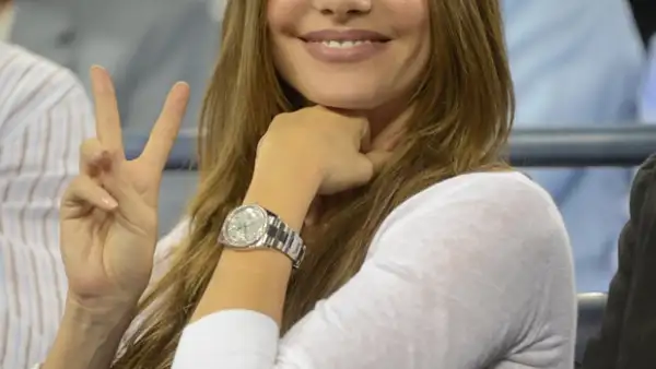 La sexy actriz colombiana acudió este jueves junto a su prometido, Nick Loeb, al partido donde el tenista suizo resultó ganador.