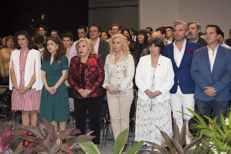 Pinal y parte del elenco