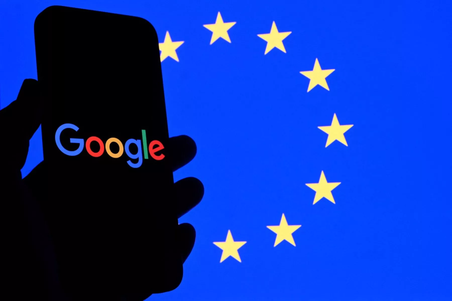 Google está bajo investigación: UE revisa si usó contenidos de medios y creadores sin dar compensación