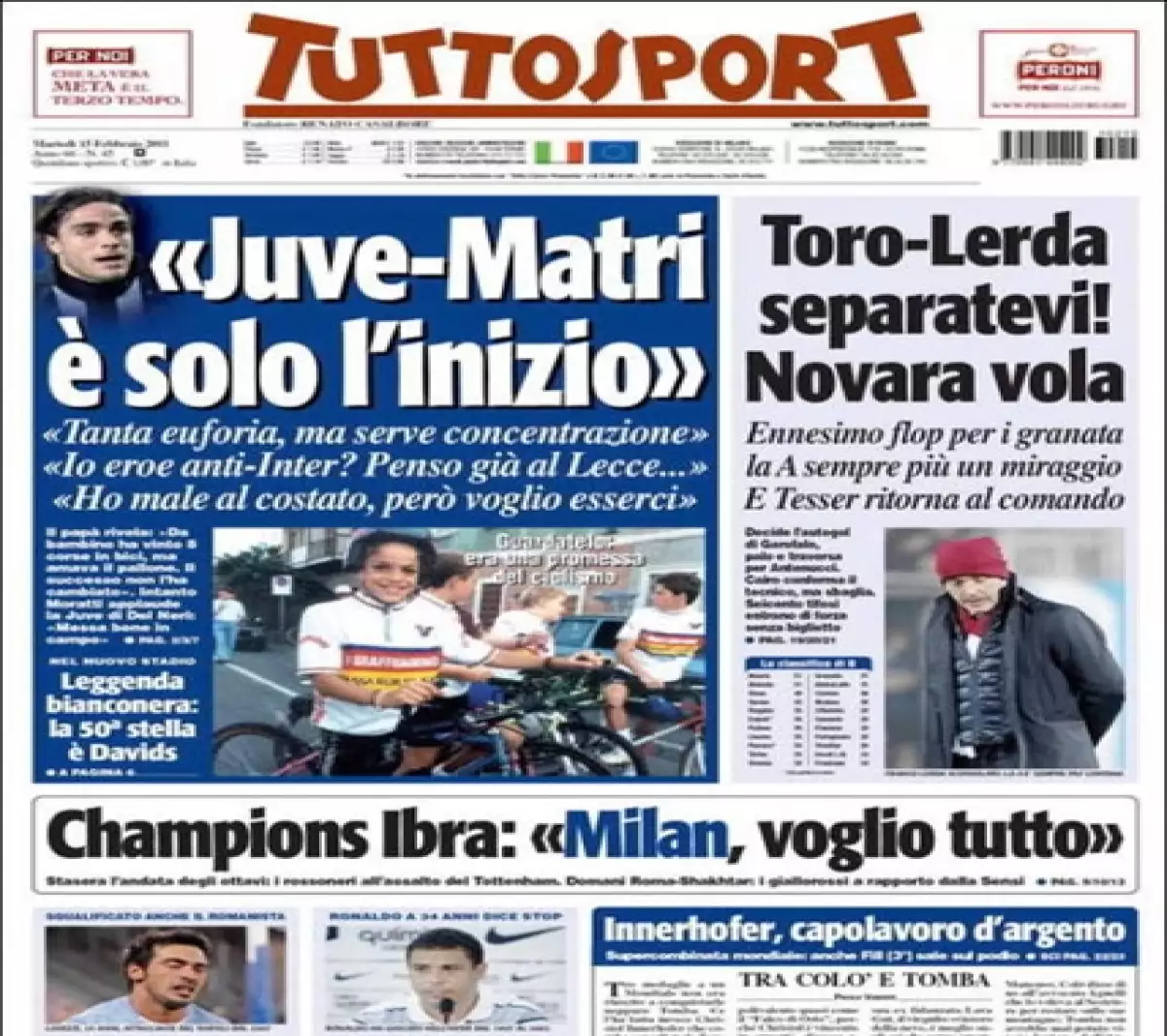 Aquí con looks formales.